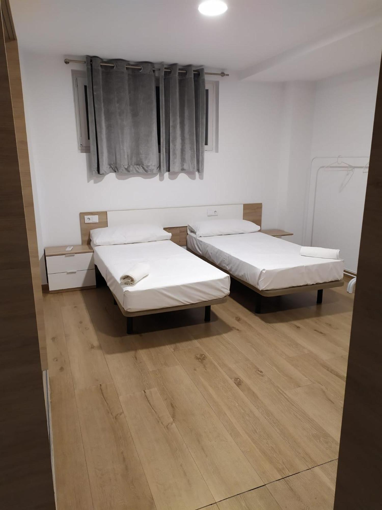 Beach & Arts Hostel バレンシア エクステリア 写真