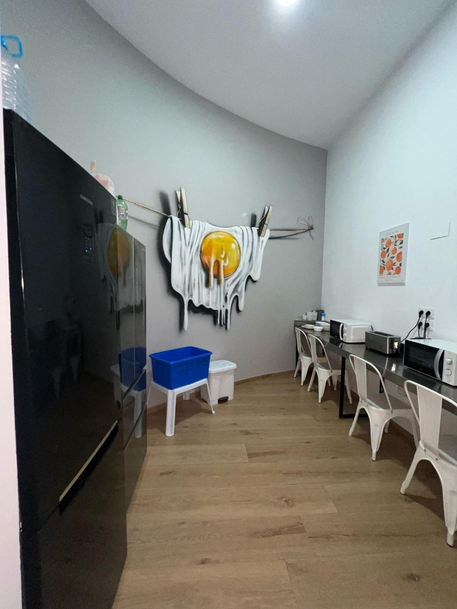 Beach & Arts Hostel バレンシア エクステリア 写真