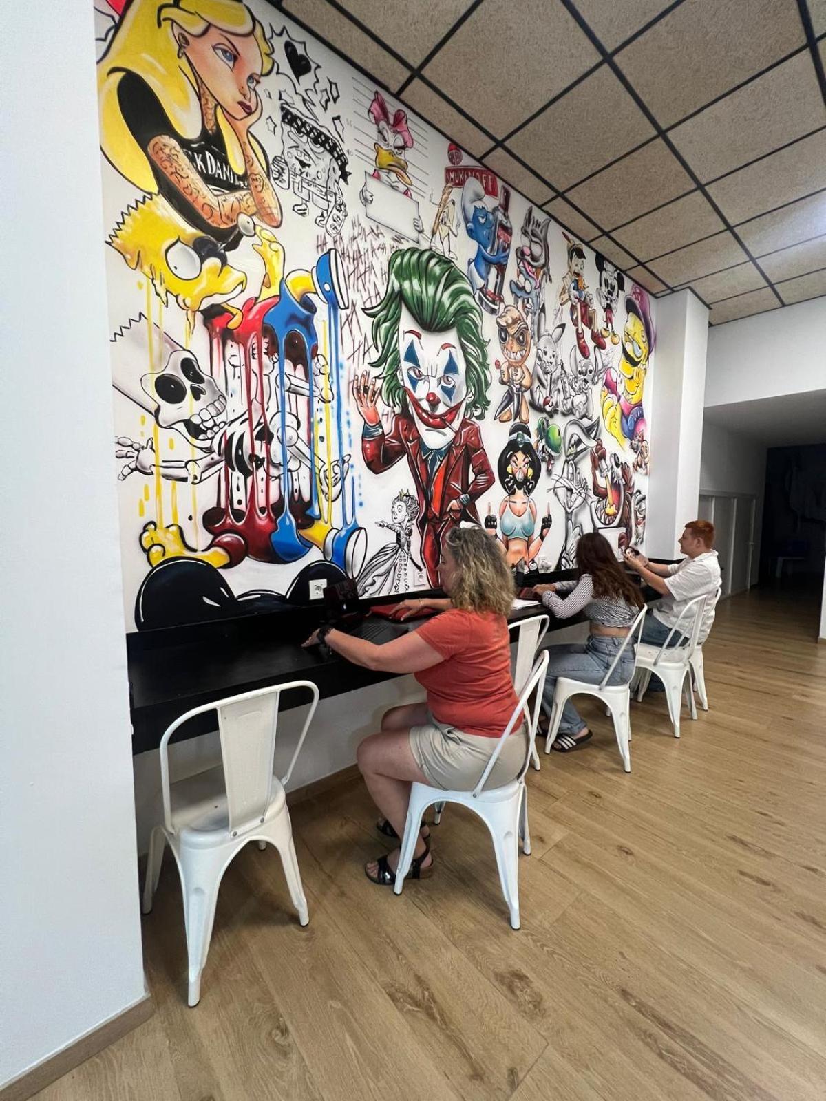 Beach & Arts Hostel バレンシア エクステリア 写真